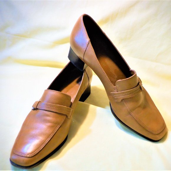 Naturalizer Shoes - Ideal *** NATURALIZER *** SHOES - 7- Natural "Genuine" LEATHER